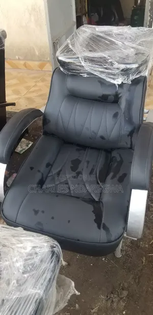 Universal Kinyozi Chair