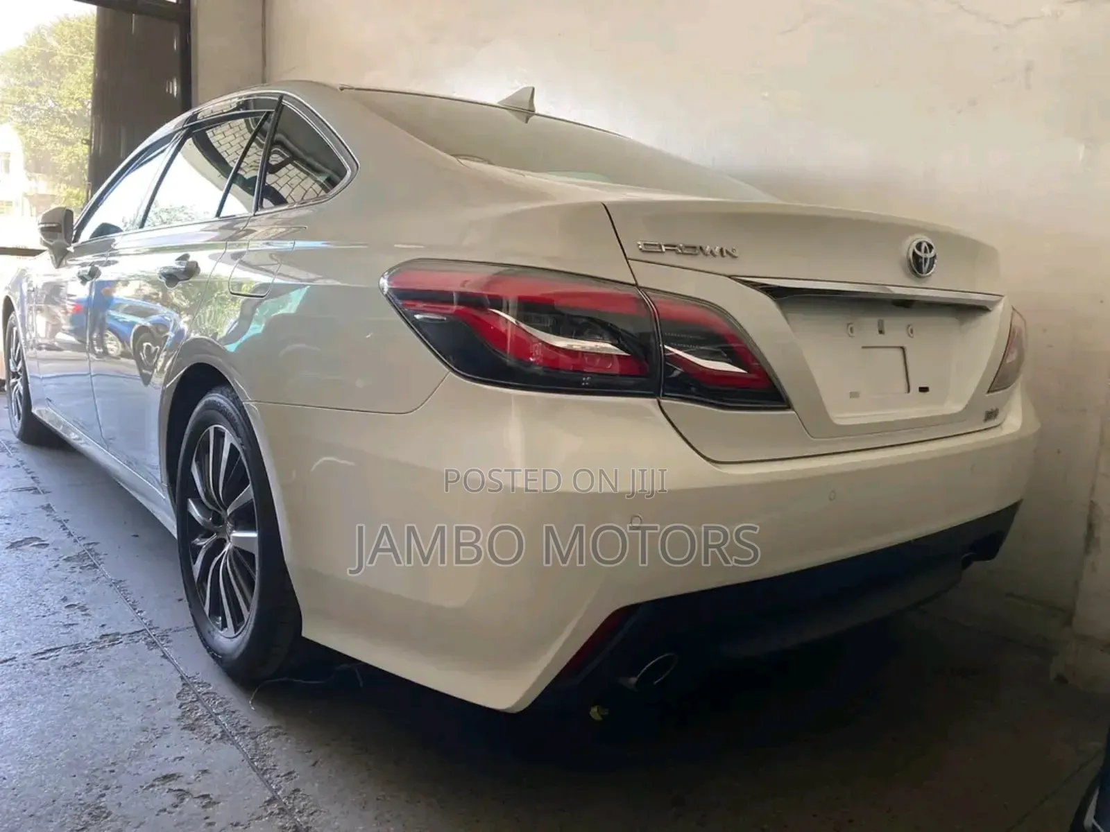 Toyota Crown 2018 White