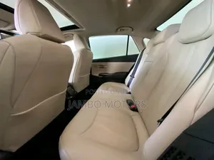 Toyota Crown 2018 White