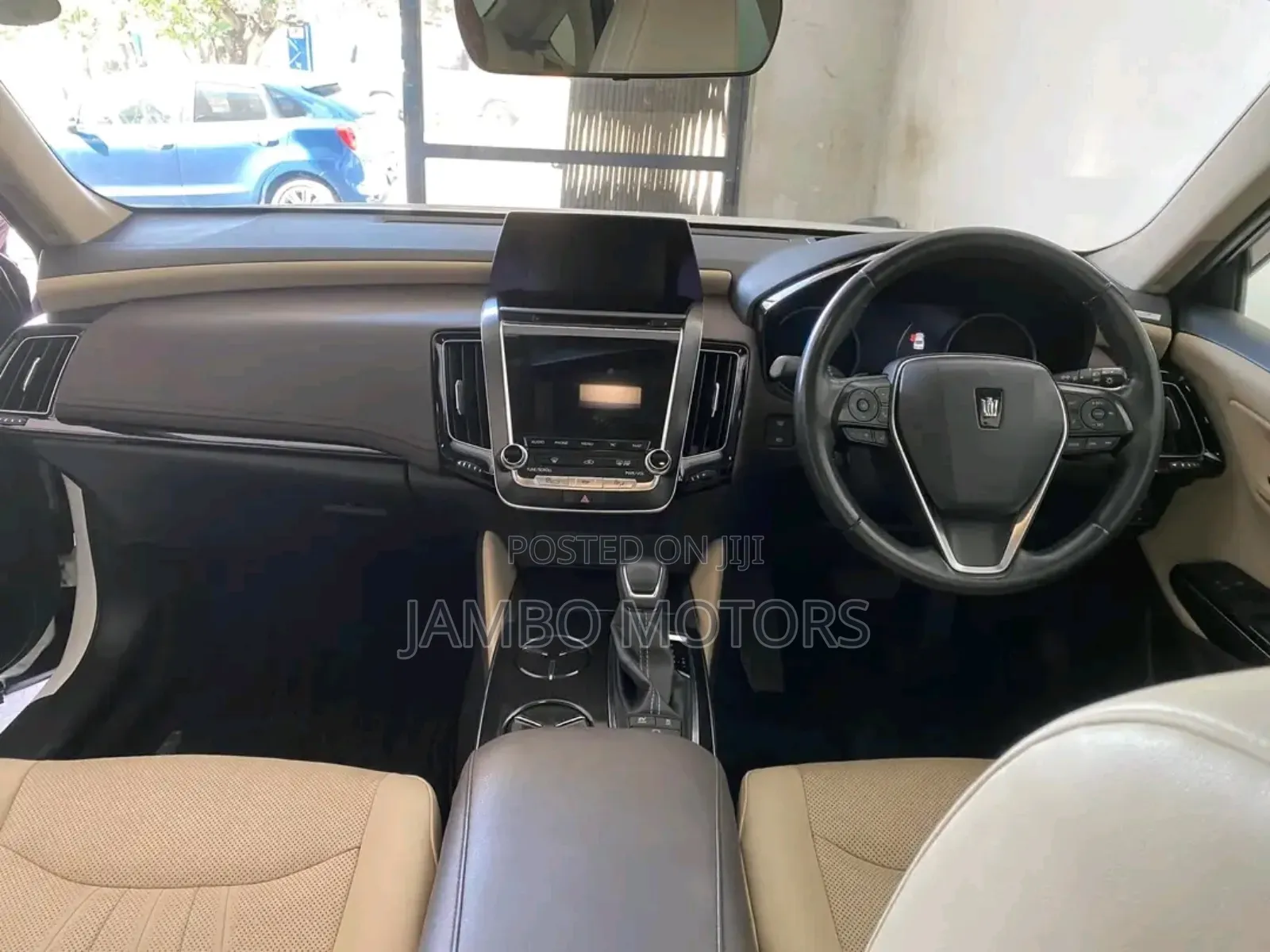 Toyota Crown 2018 White