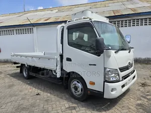 HINO DUTRO, 2017, 3 Ton, Manual Diesel