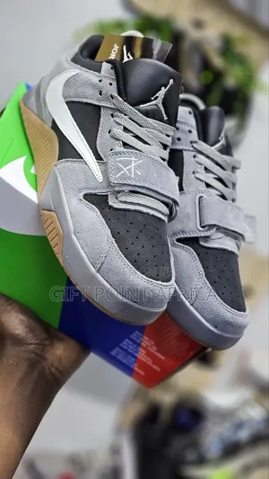 "Nike Travis X Jordan Cut the Check"Grey
1st Leathers