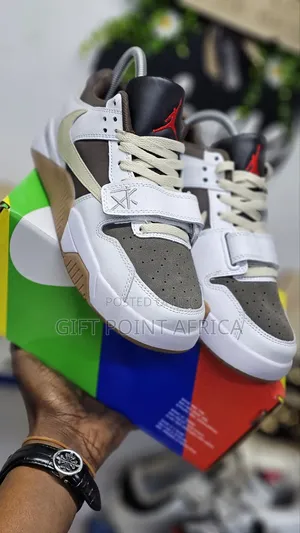 "Nike Travis X Jordan Jumpman
1st Leather Sneakers