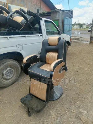 Barber Seat, Black and Gold 