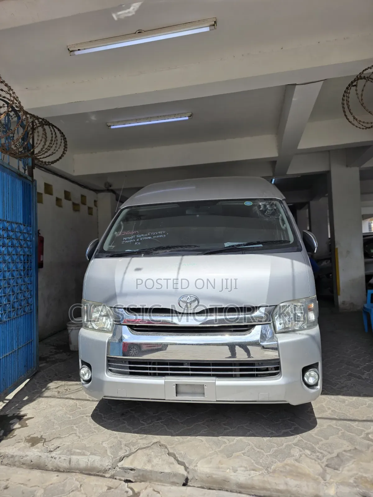 Toyota HiAce 2018 Silver