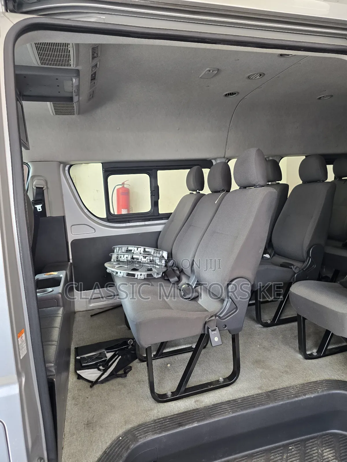 Toyota HiAce 2018 Silver