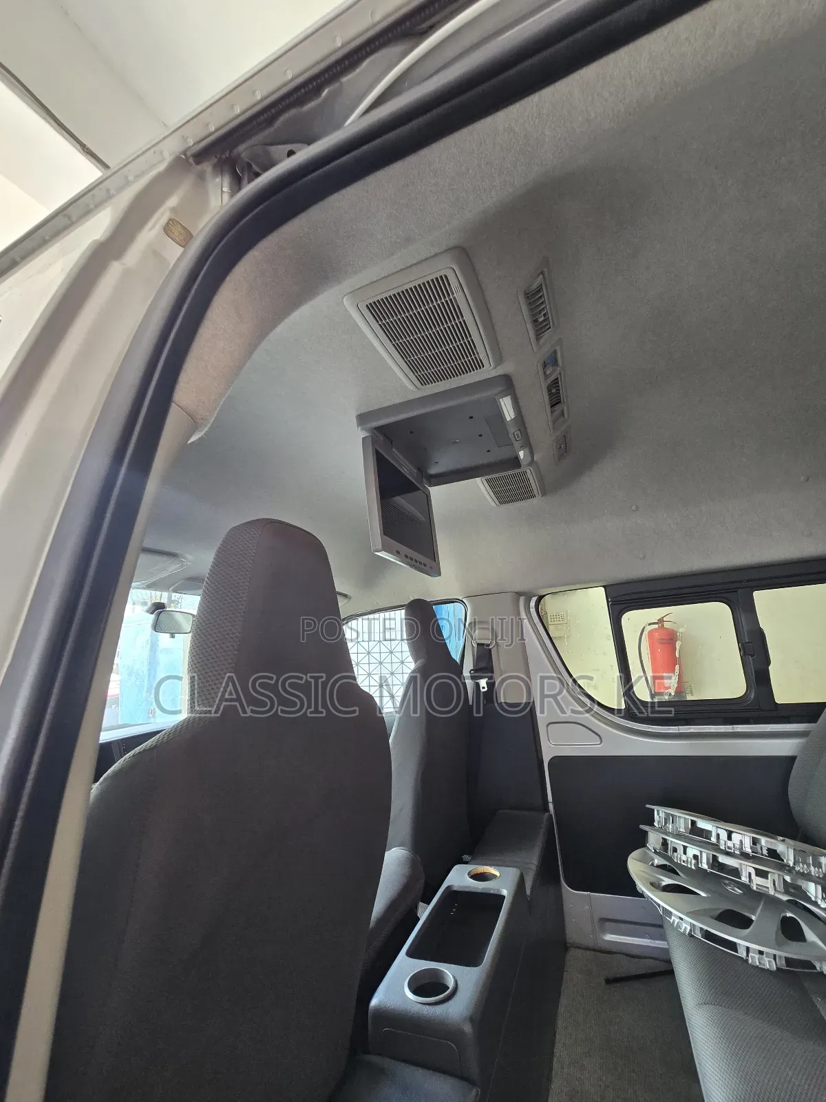 Toyota HiAce 2018 Silver
