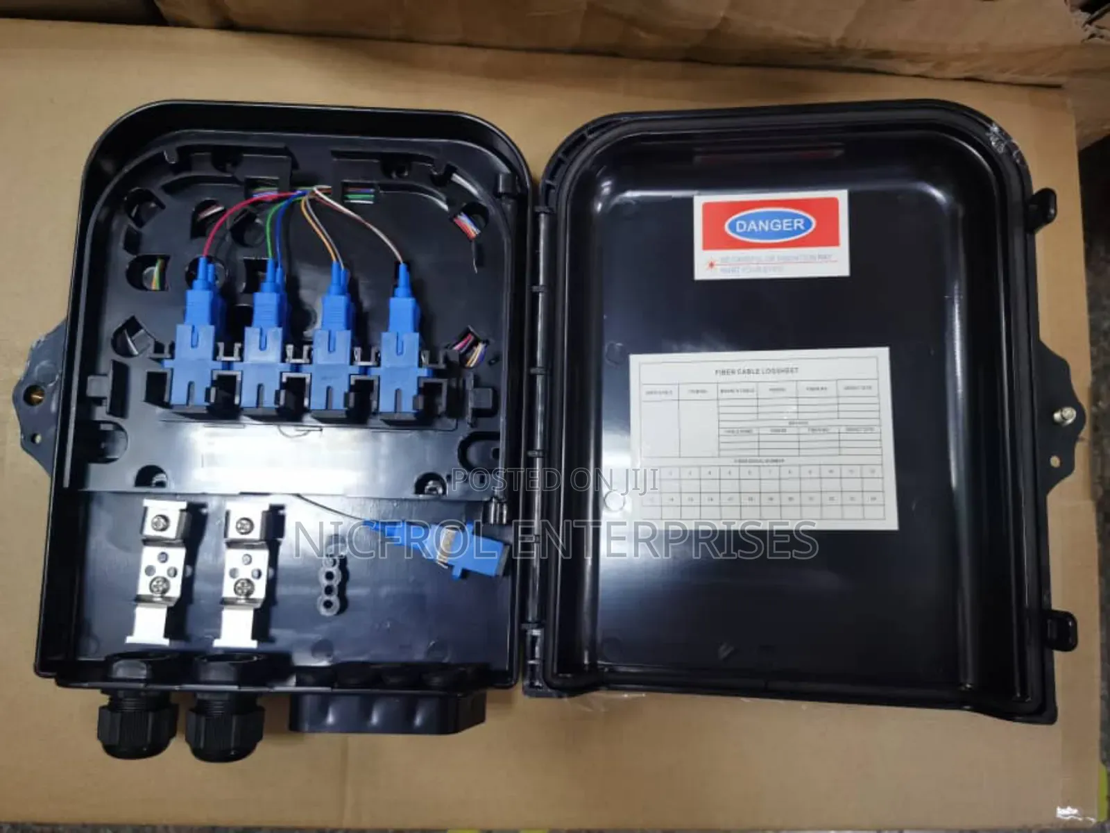 Fat Box 1x8 With Sc/Upc Adapters Pigtail