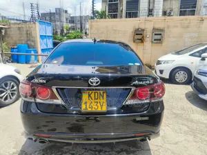 Toyota Crown 2016 Black