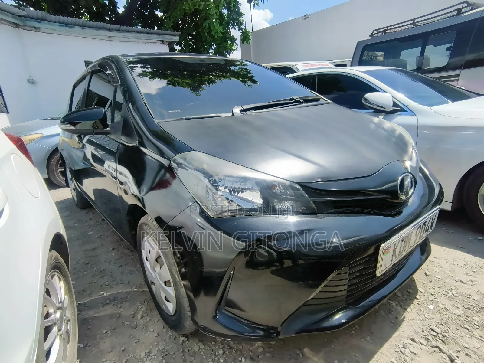 Toyota Vitz 2016 Black