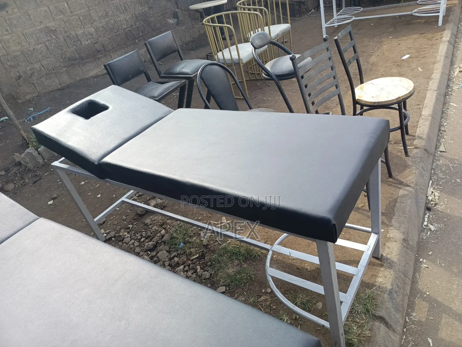 Metallic Examination Bed.