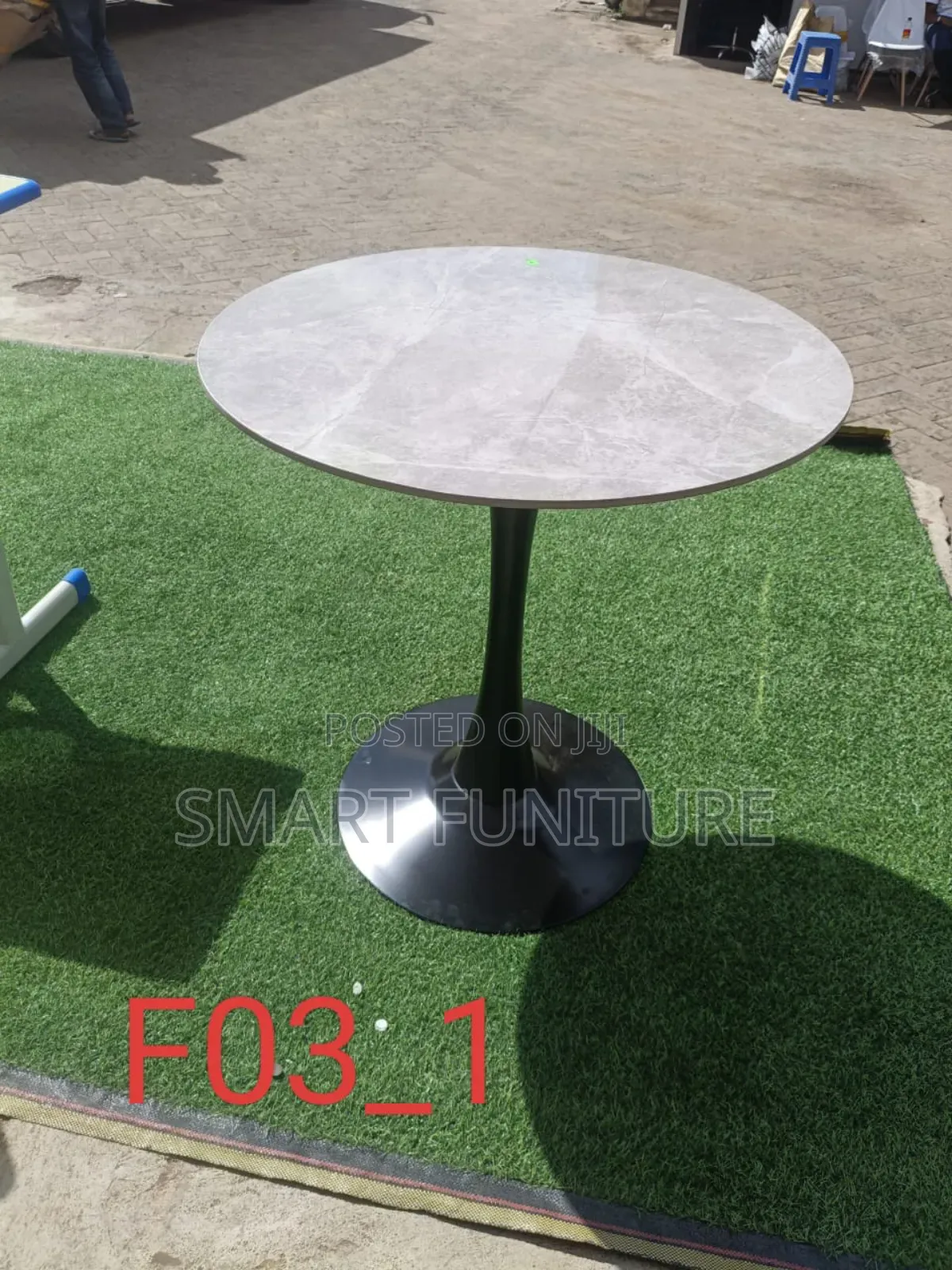 Round Table Eames Tables