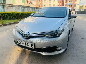 Toyota Auris 2015 Gray