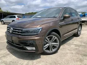 Volkswagen Tiguan 2.0T S FWD 2018 Brown