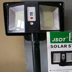Double Sided Solar Street Light With Darkness Senso 300 Watt
