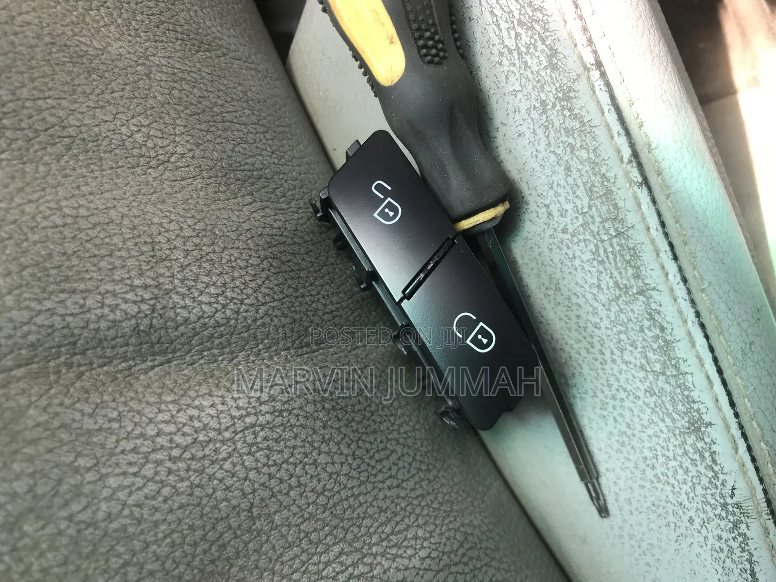 Mercedes Benz Lock/Unlock Button