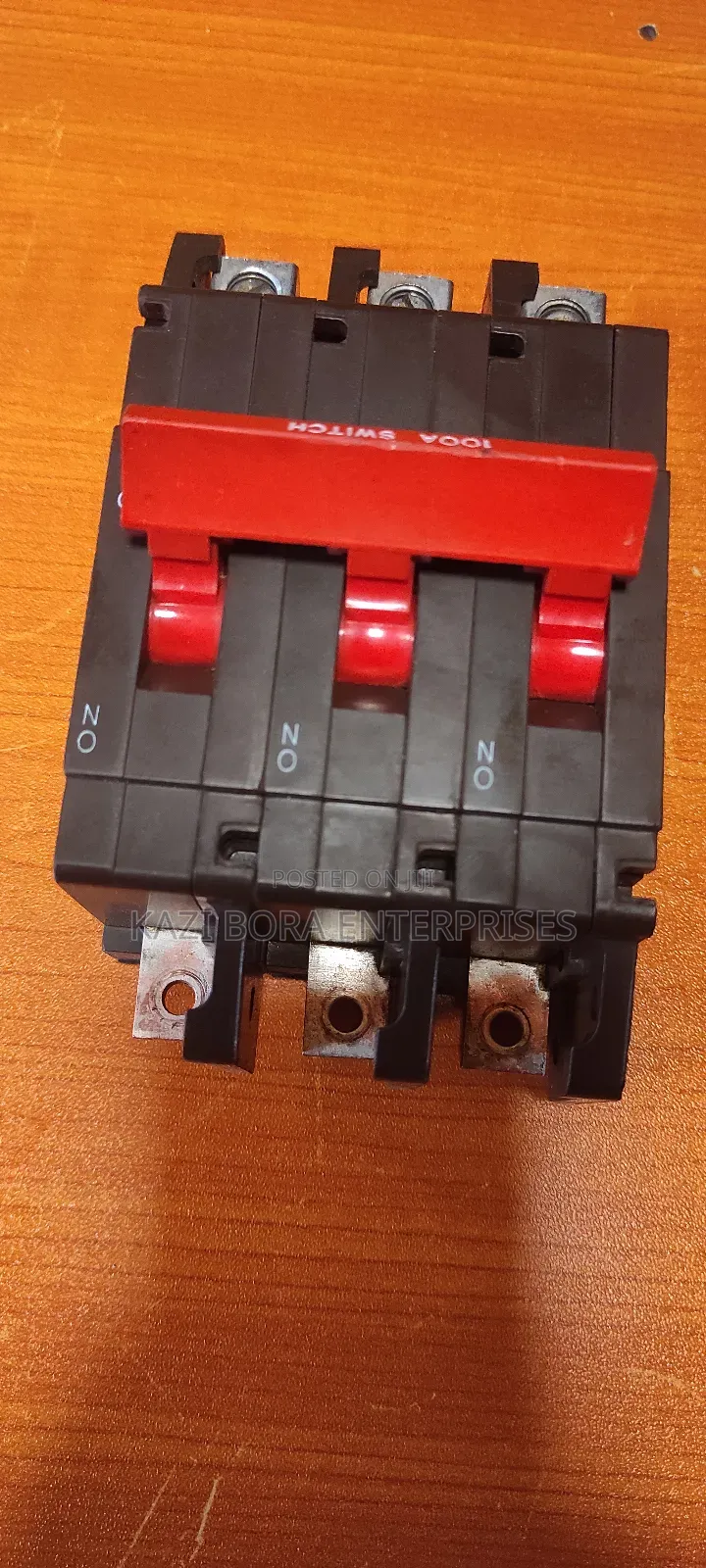 CRABTREE 3phase Main Isolator