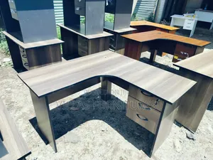 American Wallnat L Shaped Desk