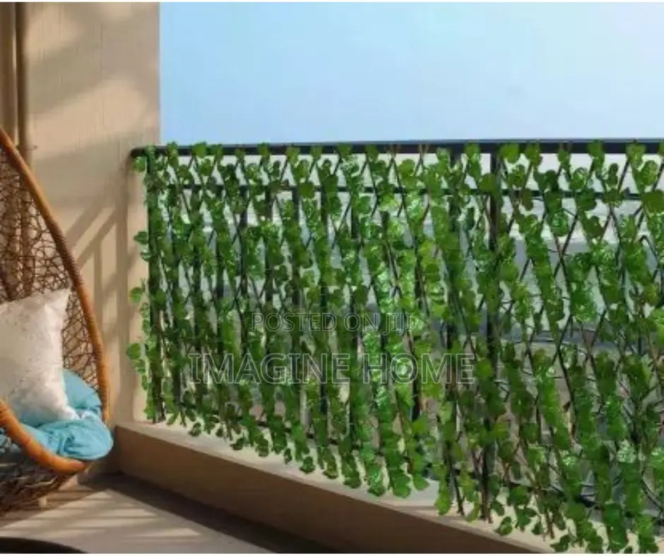 Expandable Leaf Green Fence