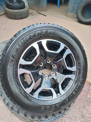 Complete Tire Size 18 Inch for Toyota Hilux Double Cab.