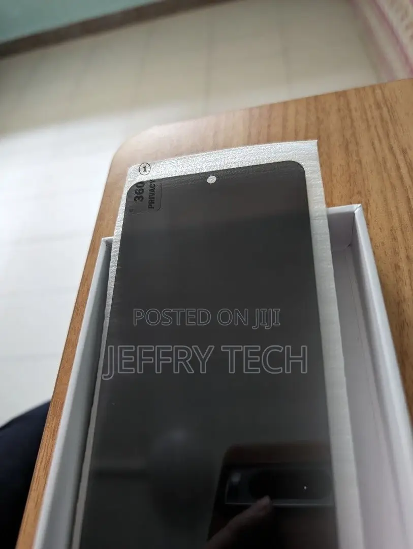 Pixel 8 Pro Privacy Screen Protector