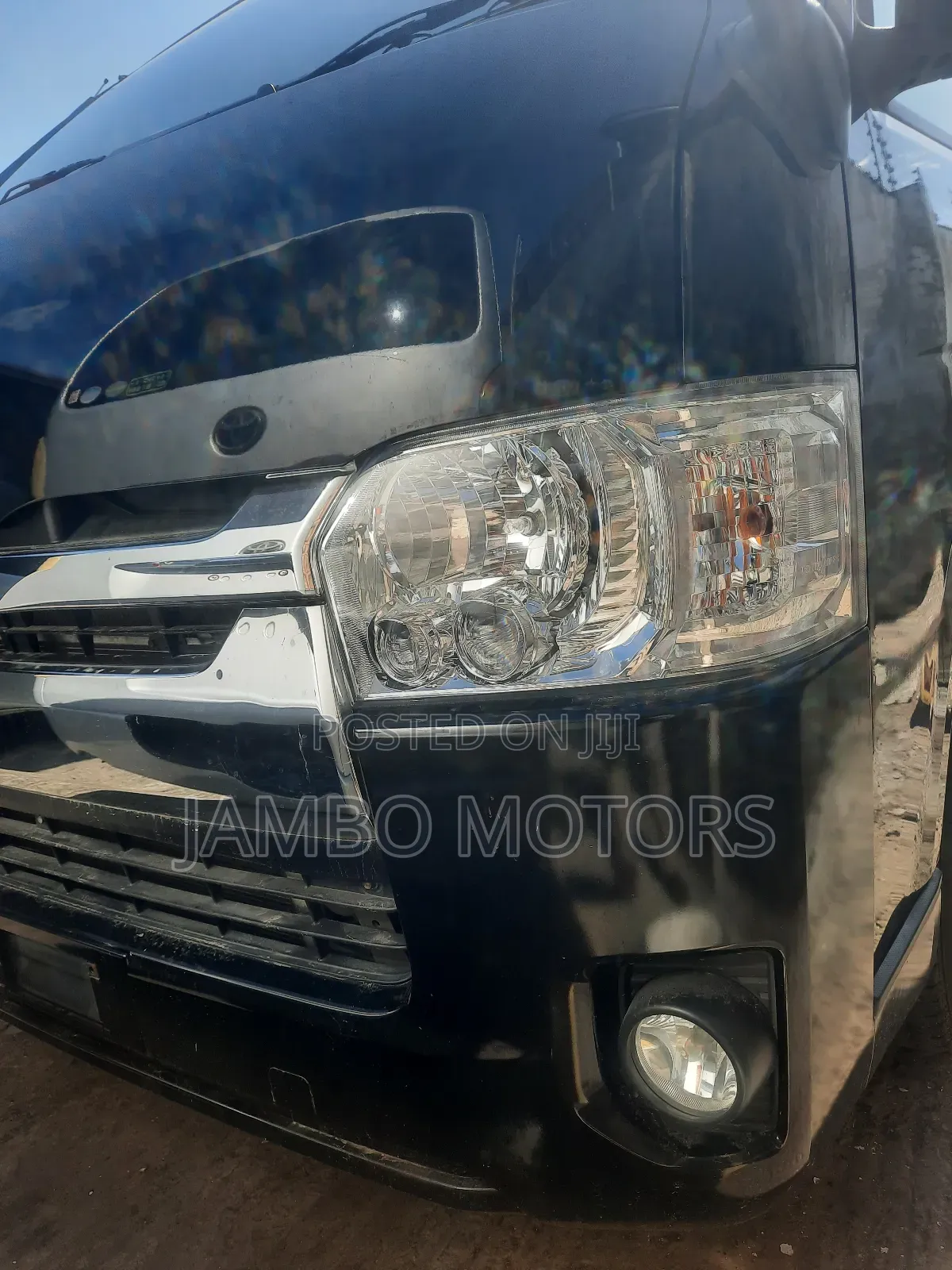 Toyota HiAce 2017 Black