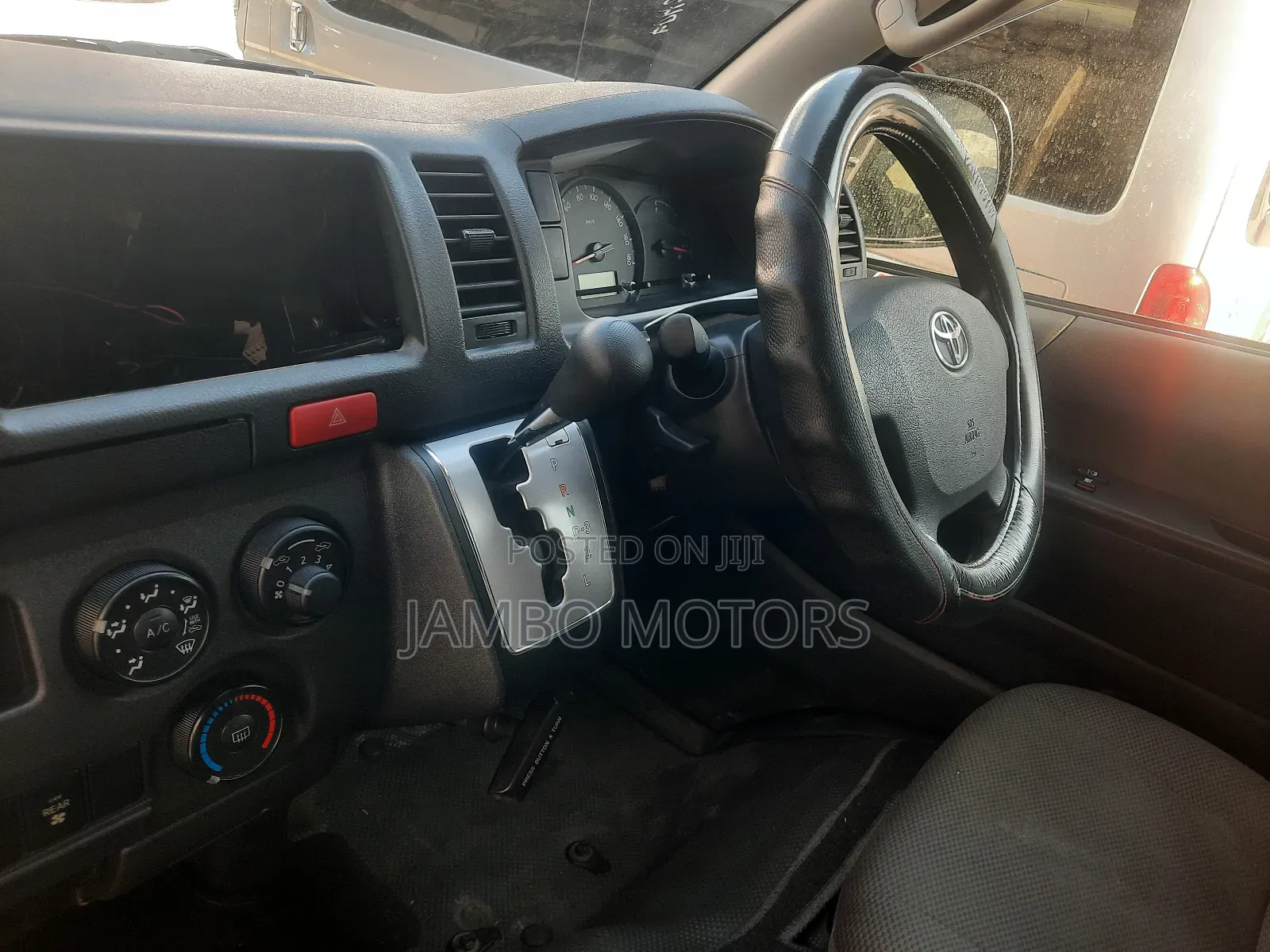 Toyota HiAce 2017 Black