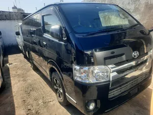 Toyota HiAce 2017 Black