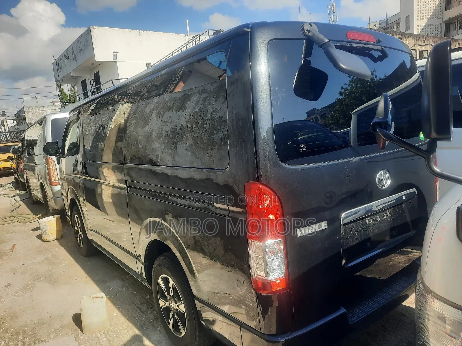 Toyota HiAce 2017 Black