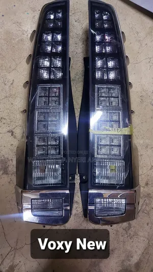 Voxy Headlight