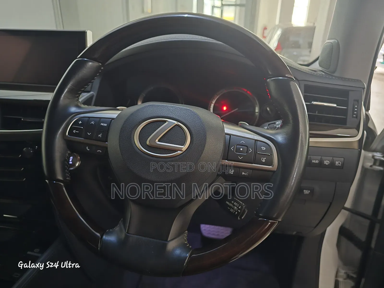 Lexus LX 2017 White
