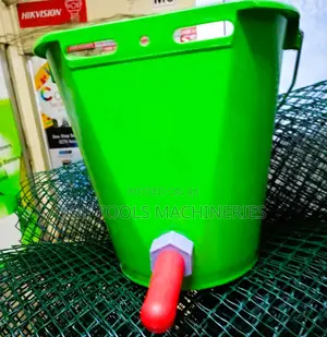 Calf Feeding Bucket With One Teat