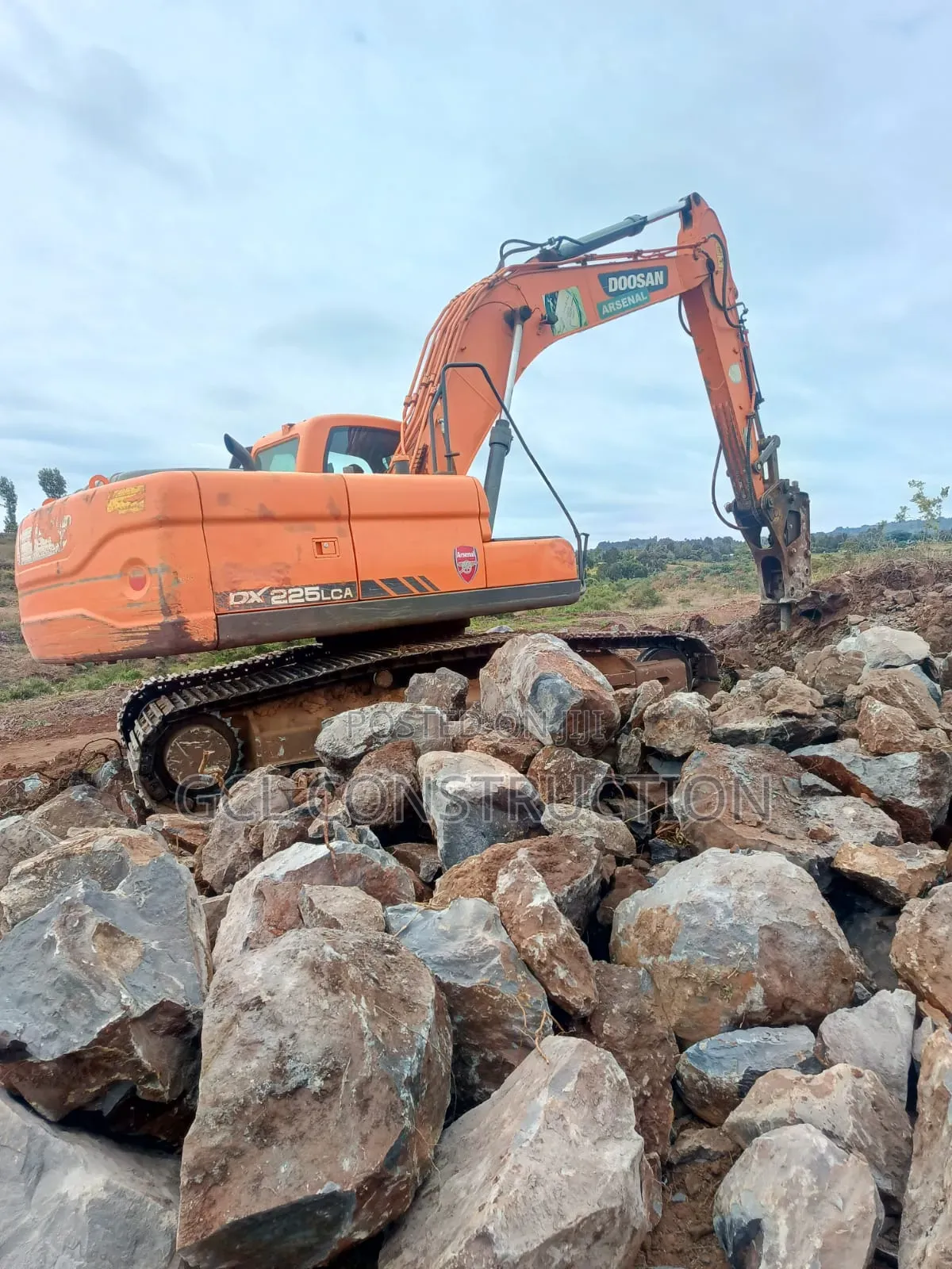 Excavator, Shovel And Grader For Hire