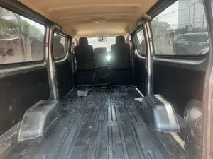 Nissan Caravan (Urvan) 2018 Grey