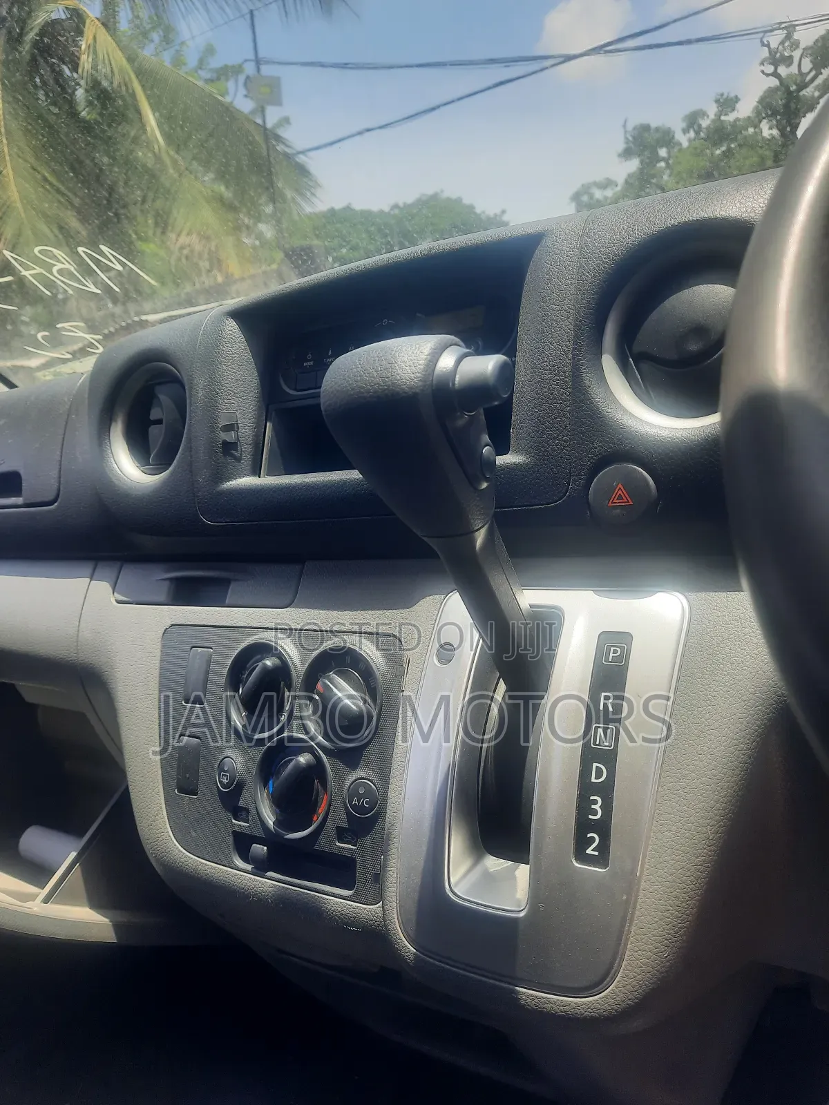 Nissan Caravan (Urvan) 2018 Grey