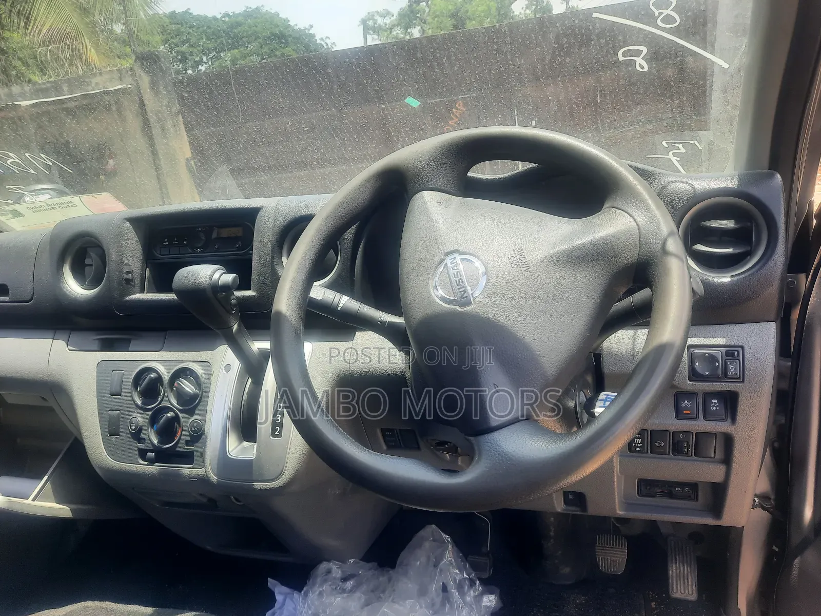 Nissan Caravan (Urvan) 2018 Grey
