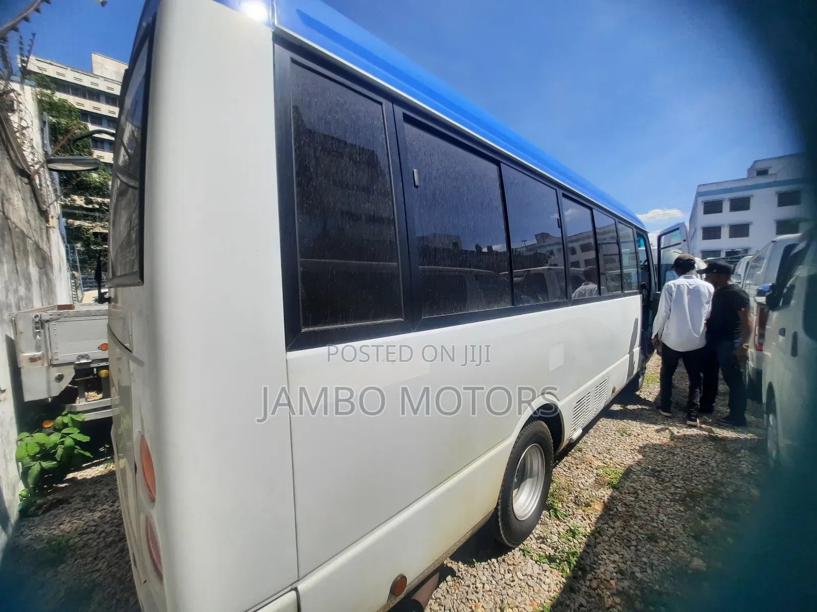 Mitsubishi Fuso Rosa 2017 White