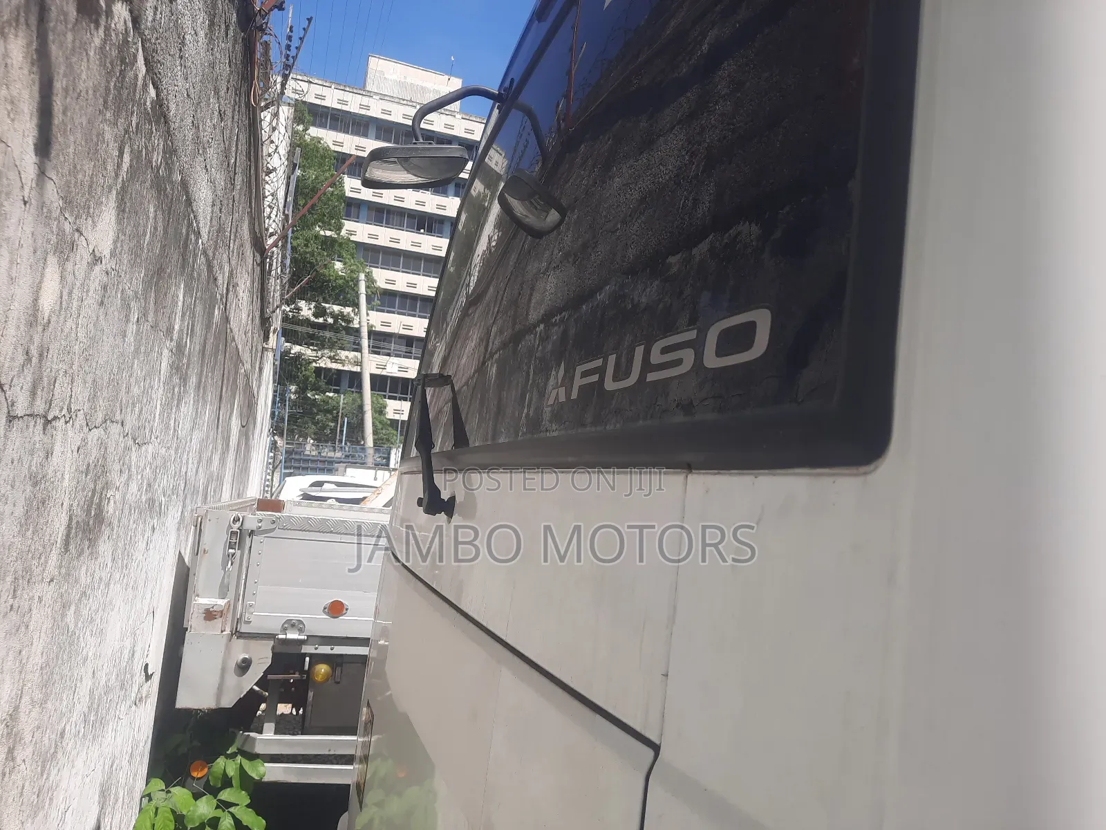 Mitsubishi Fuso Rosa 2017 White