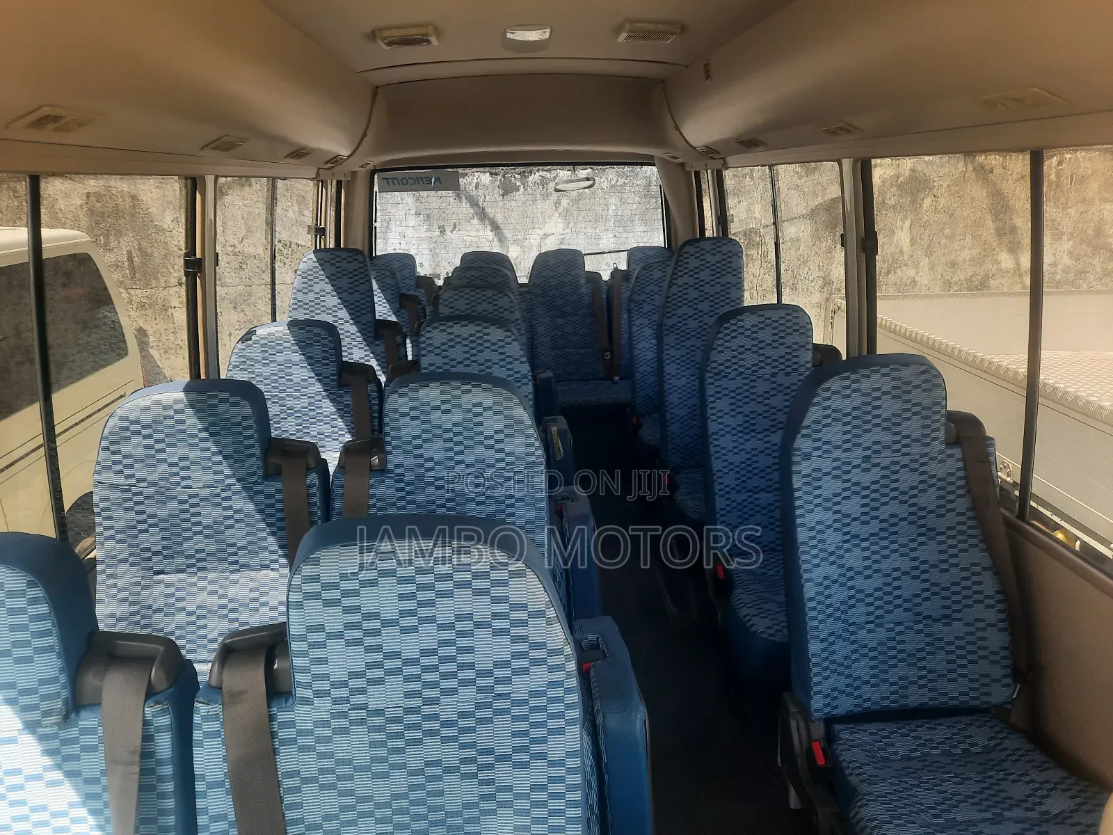 Mitsubishi Fuso Rosa 2017 White