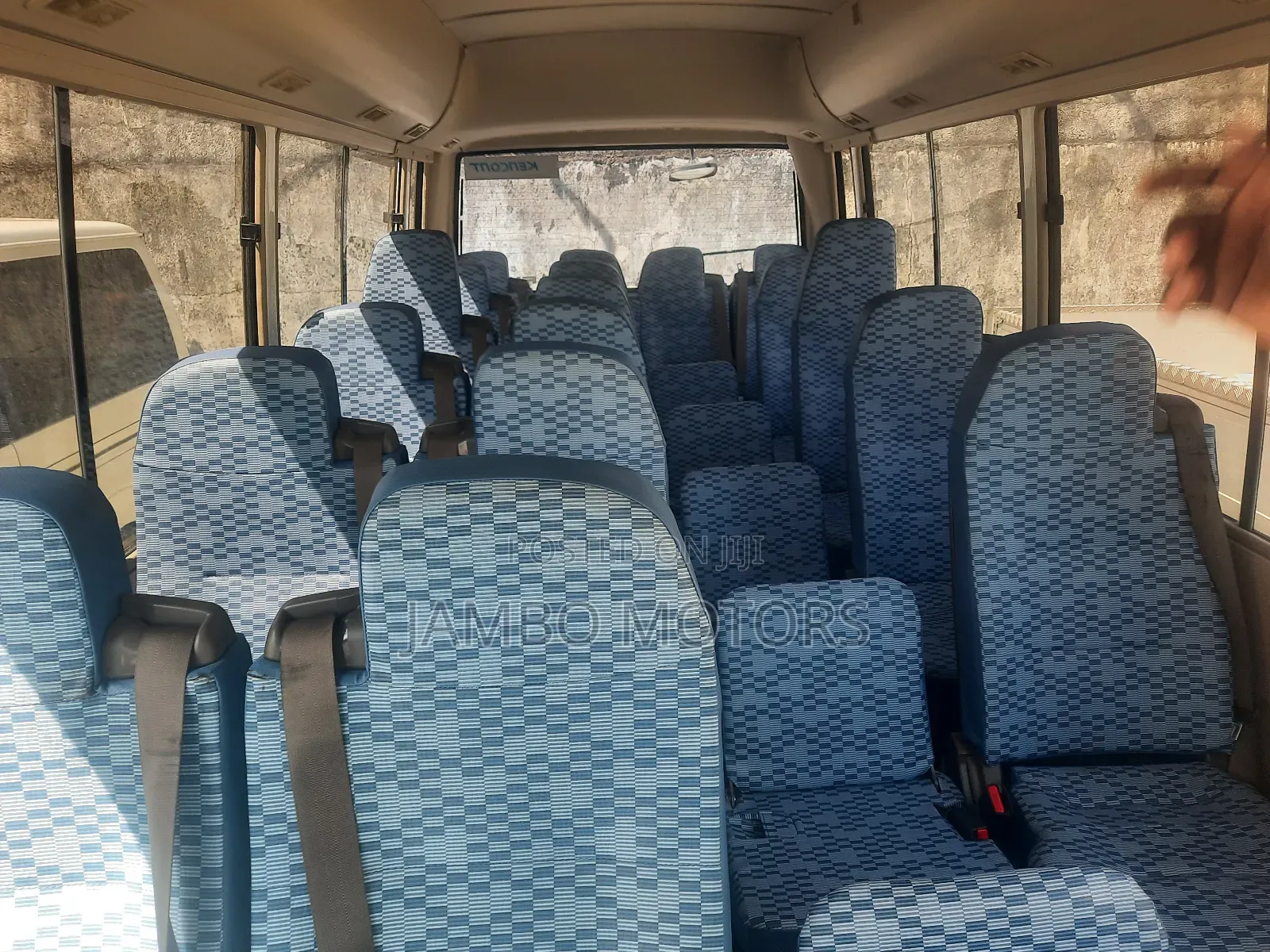 Mitsubishi Fuso Rosa 2017 White