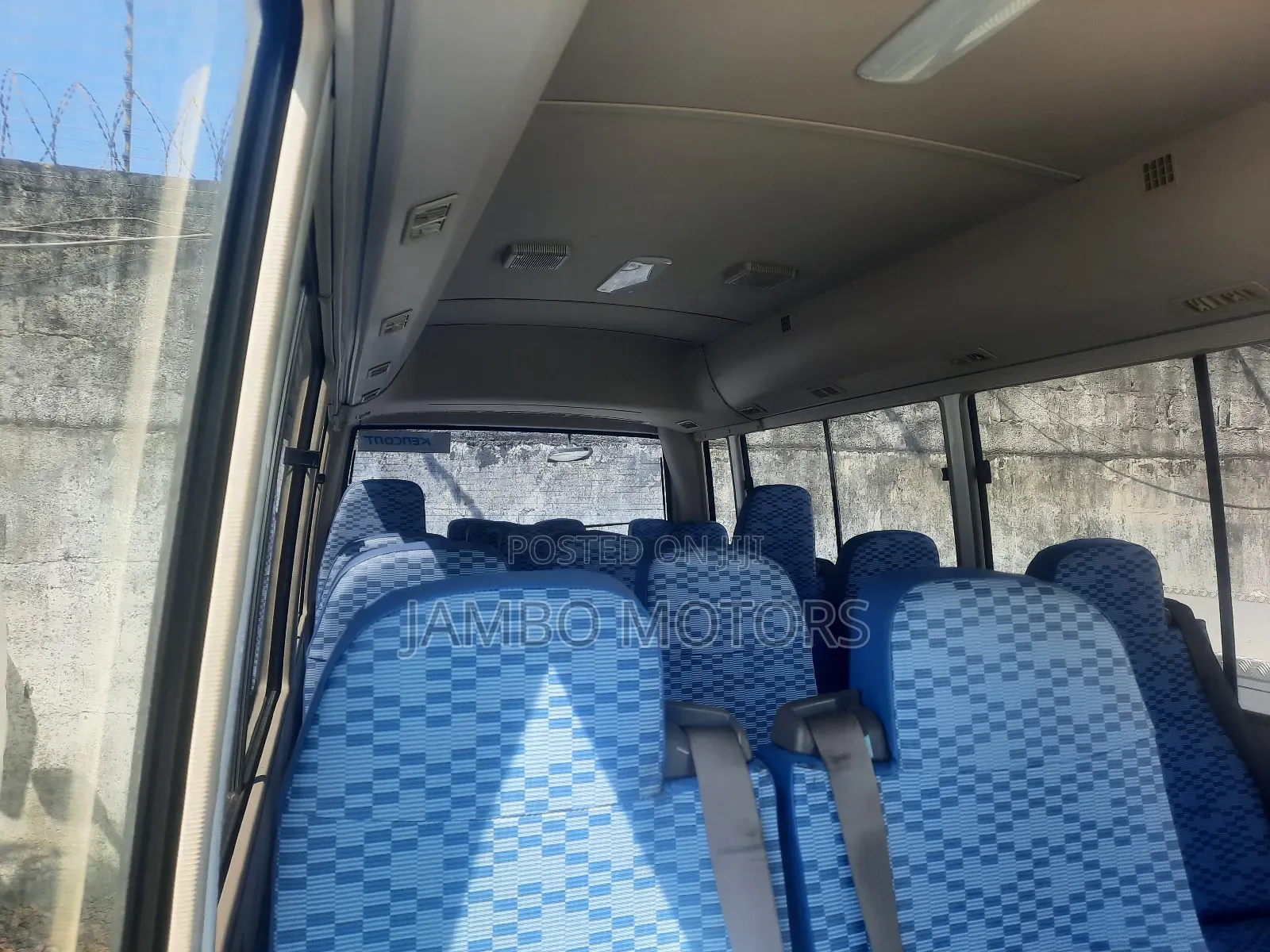 Mitsubishi Fuso Rosa 2017 White