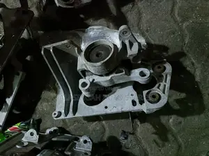 Nissan X-Trail T32 Gearbox Mounting
