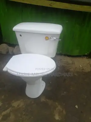 X UK Wall Cistern Ad Toilet