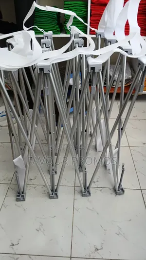 Media Banner Stand