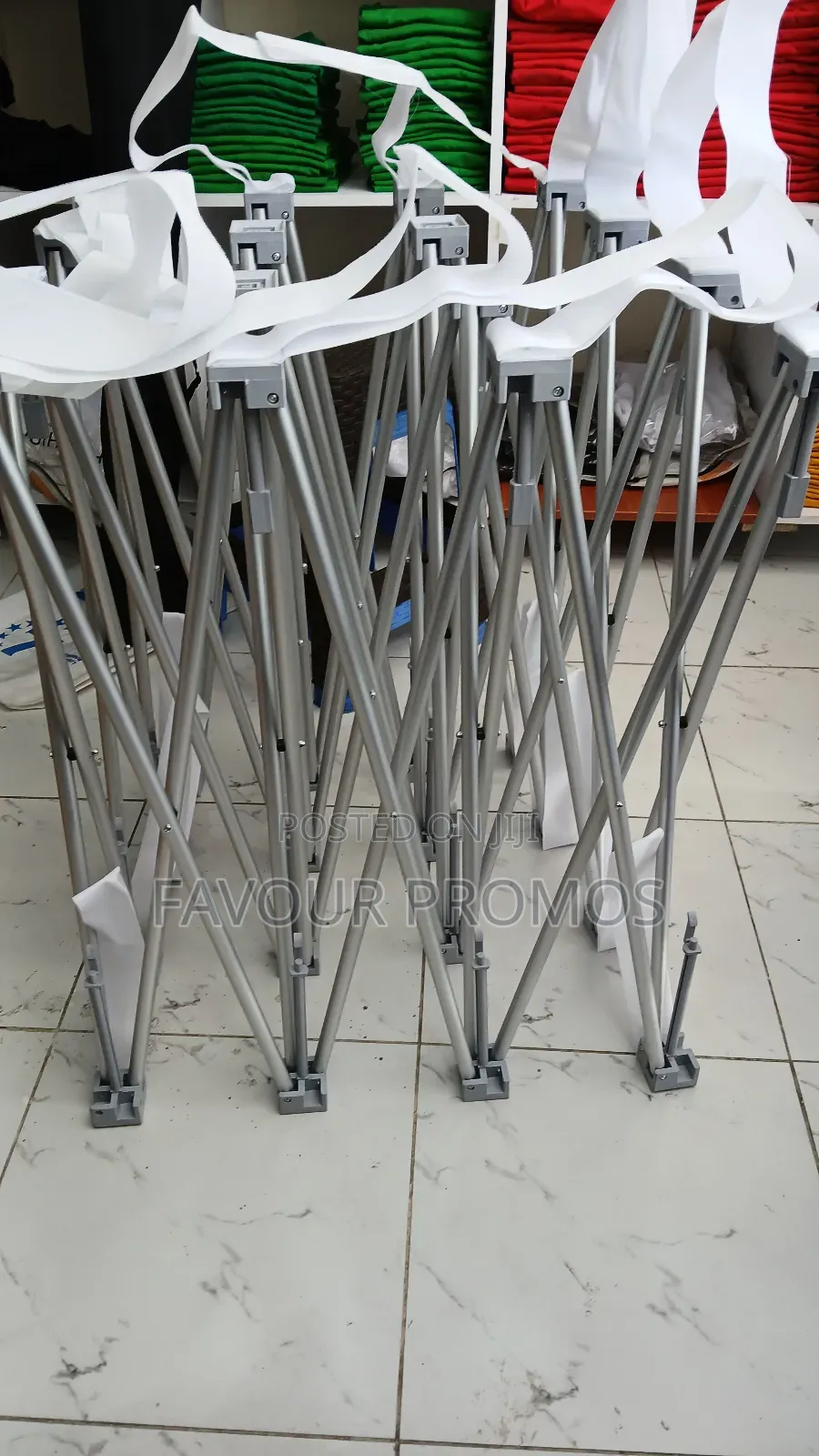 Media Banner Stand