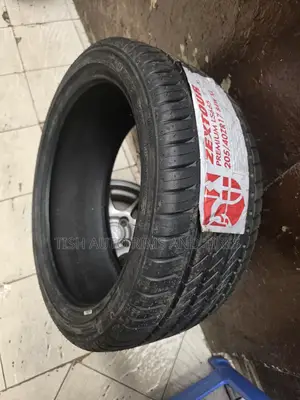 205/40zr17 Premium Tire