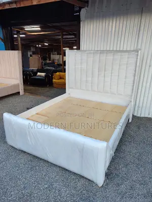 Beautiful White 5by6 Lines Bed