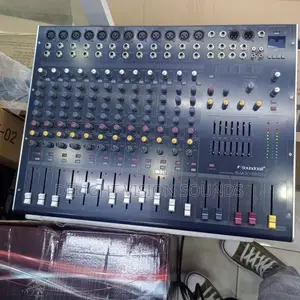 Soundcraft SMX-1200 Mixer 12 Channel