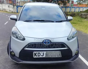 Toyota Sienta 2016 Silver