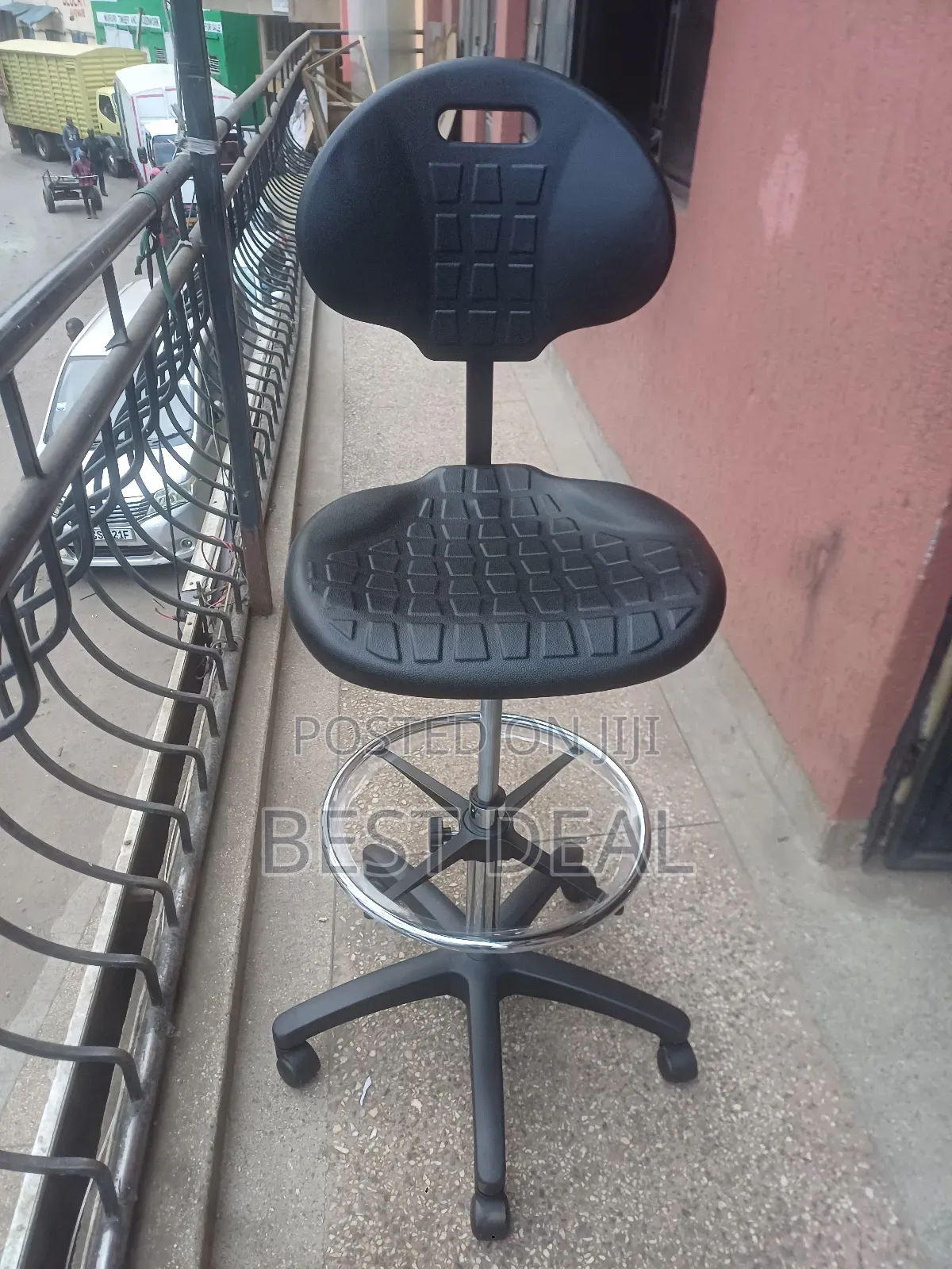 Lab Stool With Wheels